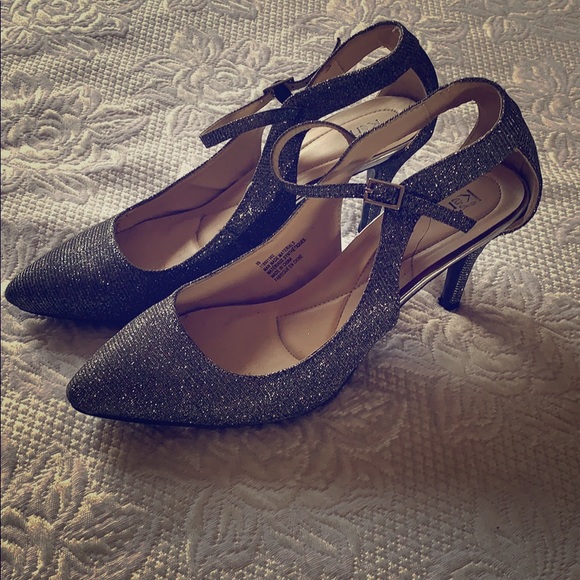 Sparkly heels! So comfy and sturdy! - Picture 1 of 4